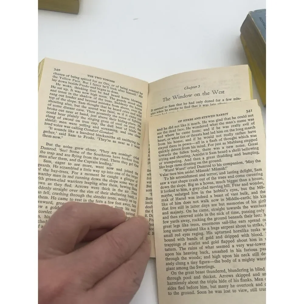 Lord of the Rings JRR Tolkien Box Set 1986 Ballantine 4 Paperback Books, Hobbit - Picture 8 of 16